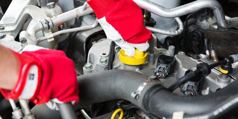 car maintenance belfast - mechanic check vehicle engine